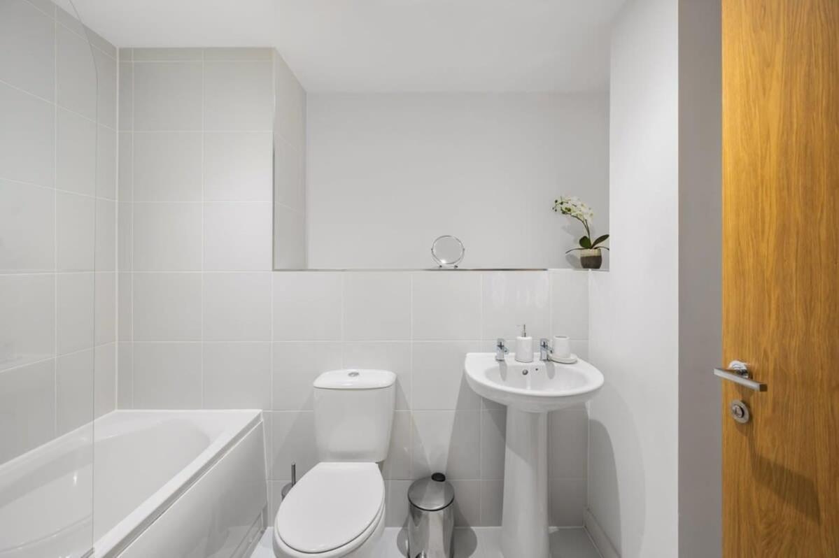 A Lovely 2 Bedroom Apartment In The Heart Of Preston Preston  Kültér fotó